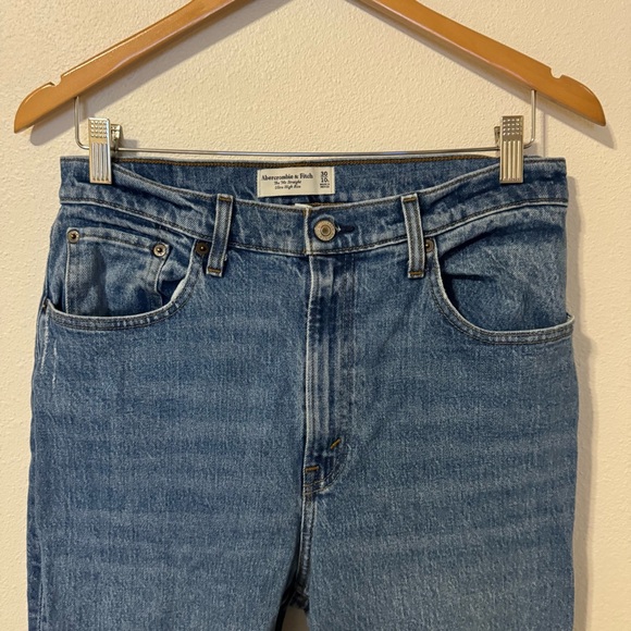 Abercrombie & Fitch Curve Love The 90s Straight Ultra High Rise Jeans Blue-30L - Picture 4 of 10